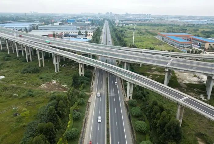 【決戰(zhàn)四季度】舊路煥新顏！這條路預(yù)計(jì)明年1月完成修復(fù)！